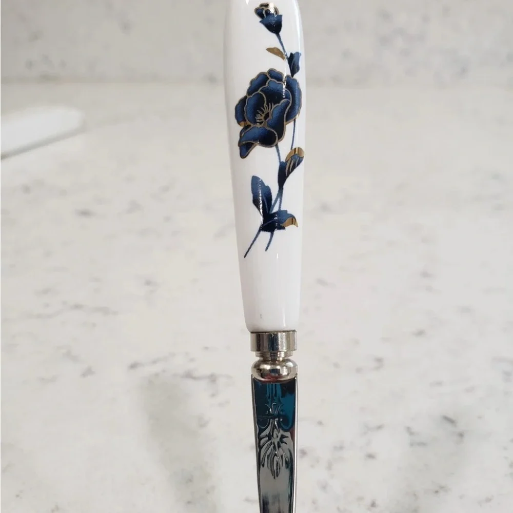 Vintage Blue and White Peony Demitasse Spoon Set w Velvet Case - Picture 3 of 5